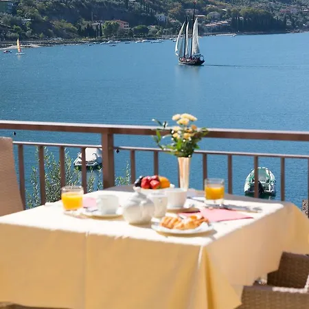 Hotell Maximilian 4*