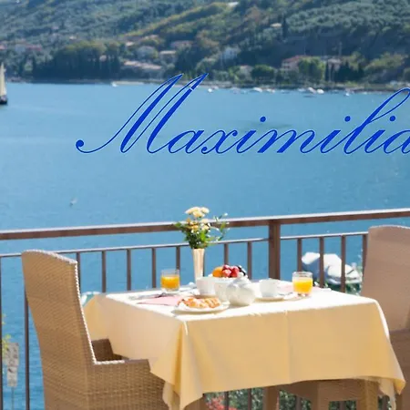 ホテル Maximilian