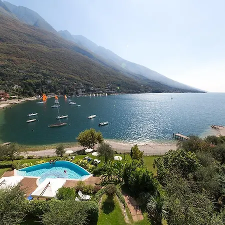 马克西米利安酒店 4*